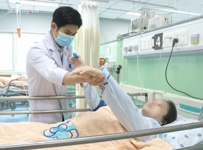 Đang ăn tối thì bất ngờ méo miệng liệt người, sản phụ sắp sinh cùng con trong bụng lâm nguy vì căn bệnh hiểm - Ảnh 2. Đang ăn tối thì bất ngờ méo miệng liệt người, sản phụ sắp sinh cùng con trong bụng lâm nguy vì căn bệnh hiểm - Ảnh 2.