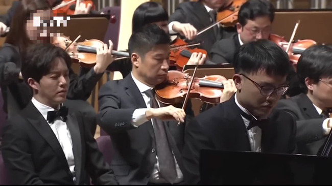 Có một kiểu cha mẹ, mong muốn lớn nhất là được nhìn thấy con cái của họ qua đời... - Ảnh 1. Có một kiểu cha mẹ, mong muốn lớn nhất là được nhìn thấy con cái của họ qua đời... - Ảnh 1.