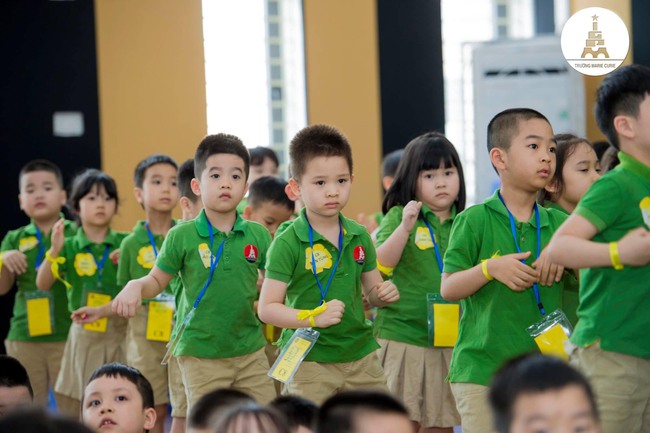 Bà mẹ Hà Nội kể chuyện đưa con đi trải nghiệm ở trường Marie Curie, được chọn vào học nhờ 2 chữ đắt giá rèn từ mầm non - Ảnh 1.