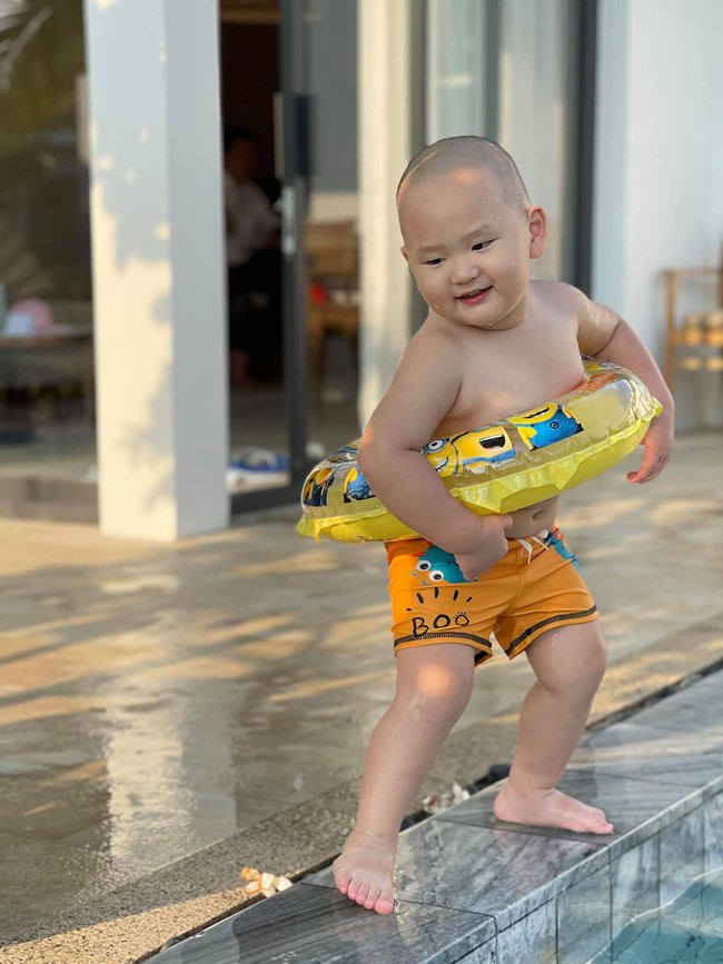 "Vựa muối" nhà Trà My Idol chỉ đi bơi thôi chứ có làm gì đâu mà ai xem ảnh cũng bật chế độ "auto cười" - Ảnh 1. "Vựa muối" nhà Trà My Idol chỉ đi bơi thôi chứ có làm gì đâu mà ai xem ảnh cũng bật chế độ "auto cười" - Ảnh 1.