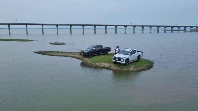 Góc thắc mắc: Camping giữa sông như sống biệt lập, nhìn thì chill nhưng "ra đến nơi và về đến nhà" bằng cách nào?  - Ảnh 2.