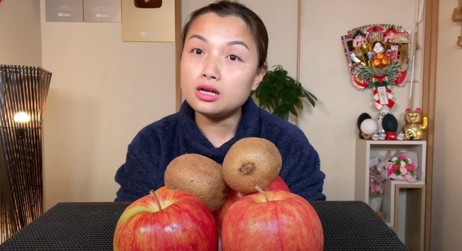 Quỳnh Trần JP nhiều lần bị chỉ trích vì dùng thực phẩm &quot;độc hại&quot; quay Youtube , nhưng gây tranh cãi hơn cả là cách cô xử lý khủng hoảng còn quá vụng về - Ảnh 2.