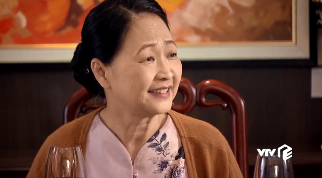 Hương vị tình thân: Nữ nhân quyền lực nhất phim xuất hiện, vừa gặp đã thích Nam, thế này Thy làm sao có cửa? - Ảnh 5.