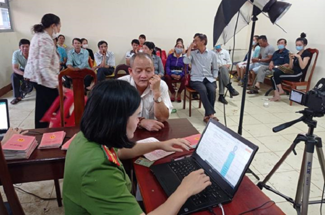 Dịp nghỉ lễ 30/4 - 1/5, người d&acirc;n c&oacute; thể tranh thủ đi l&agrave;m căn cước gắn chip kh&ocirc;ng? - Ảnh 2.