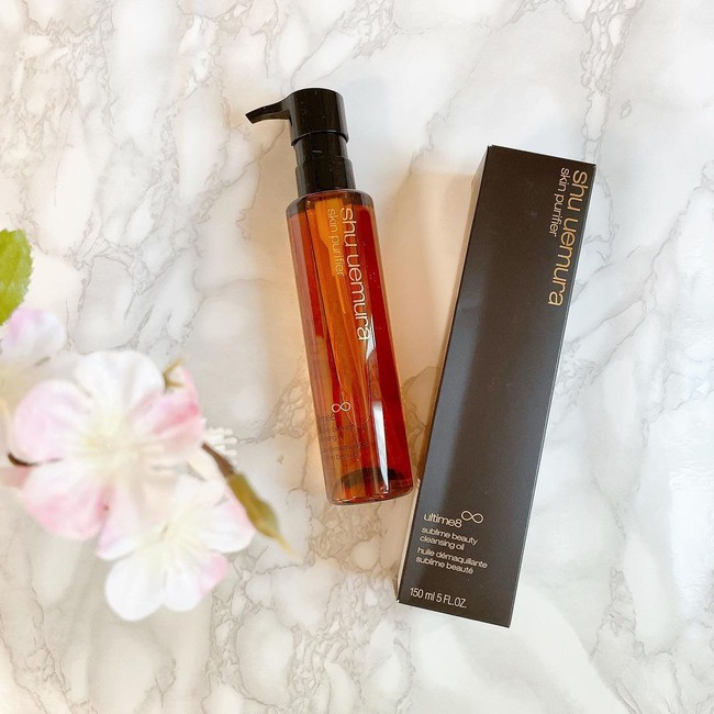 Thường xuyên phải makeup, Lan Ngọc và Hà Trúc đã dùng suốt lọ tẩy trang này vì làm sạch da đến từng lỗ chân lông - Ảnh 6.