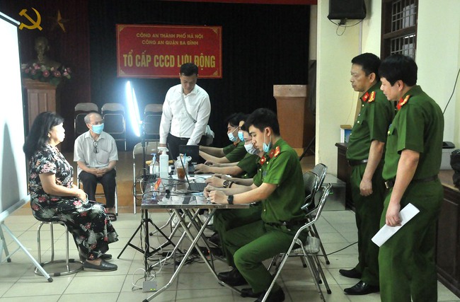 Dịp nghỉ lễ 30/4 - 1/5, người d&acirc;n c&oacute; thể tranh thủ đi l&agrave;m căn cước gắn chip kh&ocirc;ng? - Ảnh 1.