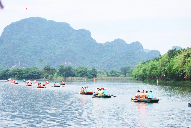 Những chuyến đò sau khi chờ khách đến