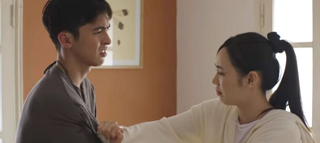 Hãy nói lời yêu: Phát hoảng với cảnh bố My "bạo hành" Phan, hết tát chảy máu mũi lại xô ngã thủng tay - Ảnh 1.