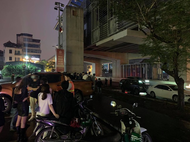 Hà Nội: Án mạng trong đêm, nam thanh niên dùng gạch ném tử vong nữ công nhân môi trường - Ảnh 1.