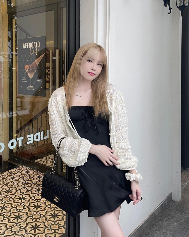 Nhan sắc đời thường của Thiều Bảo Trâm hậu chia tay Sơn Tùng được khen ngợi hết lời nhưng đôi chân cực phẩm mới là tâm điểm - Ảnh 2. Nhan sắc đời thường của Thiều Bảo Trâm hậu chia tay Sơn Tùng được khen ngợi hết lời nhưng đôi chân cực phẩm mới là tâm điểm - Ảnh 2.