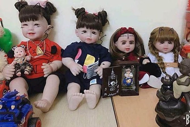 Búp bê Kumanthong: Thứ đồ chơi gắn mác "ma quái" trở thành niềm tin mù quáng của nhiều người và những câu chuyện rùng rợn ám ảnh khôn nguôi - Ảnh 1. Búp bê Kumanthong: Thứ đồ chơi gắn mác "ma quái" trở thành niềm tin mù quáng của nhiều người và những câu chuyện rùng rợn ám ảnh khôn nguôi - Ảnh 1.