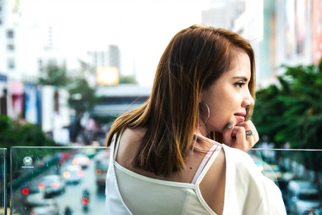 Chồng nhìn vợ khinh khỉnh: "Muốn được tôn trọng thì hãy kiếm nhiều tiền đi", cô vợ nhận ra một chân lý "chát đắng" rồi quyết thay đổi chính mình - Ảnh 2. Chồng nhìn vợ khinh khỉnh: "Muốn được tôn trọng thì hãy kiếm nhiều tiền đi", cô vợ nhận ra một chân lý "chát đắng" rồi quyết thay đổi chính mình - Ảnh 2.