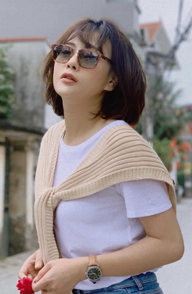 Phương Oanh háo hức được ngắm Mạnh Trường cởi trần, còn công khai việc dùng chung đồ với bạn diễn - Ảnh 1.
