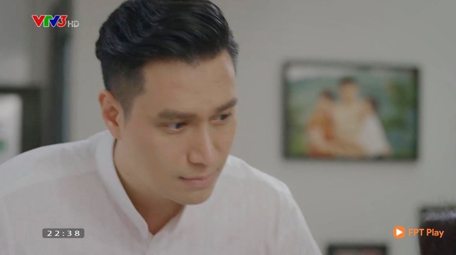 Hướng dương ngược nắng: Minh - Hoàng chính thức yêu nhau, đổi cách xưng hô lại còn hôn mọi lúc - Ảnh 2.