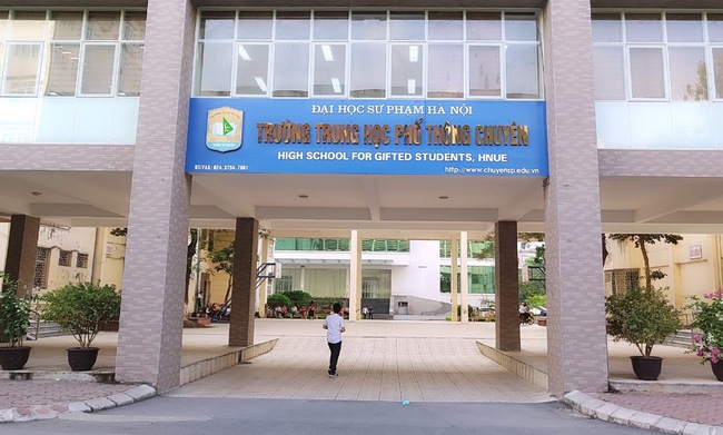 Hà Nội có một trường THPT mà thí sinh cả nước đều mơ ước được vào, nghe tên cựu học sinh là biết trường thuộc đẳng cấp cao - Ảnh 1. Hà Nội có một trường THPT mà thí sinh cả nước đều mơ ước được vào, nghe tên cựu học sinh là biết trường thuộc đẳng cấp cao - Ảnh 1.