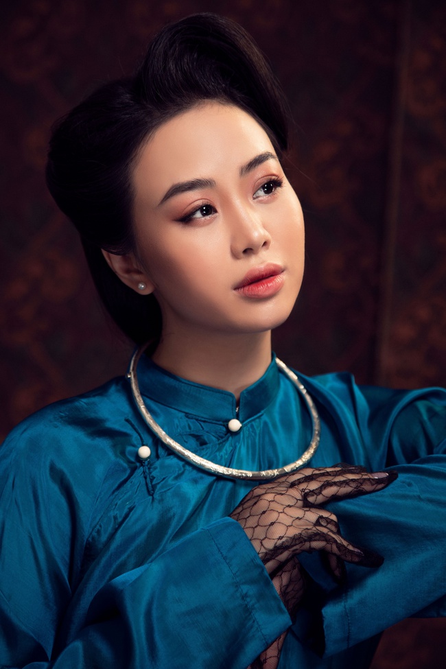 "Nàng thơ Hà thành" Dương Huệ trở lại đường đua âm nhạc với album toàn tình khúc - Ảnh 3. "Nàng thơ Hà thành" Dương Huệ trở lại đường đua âm nhạc với album toàn tình khúc - Ảnh 3.