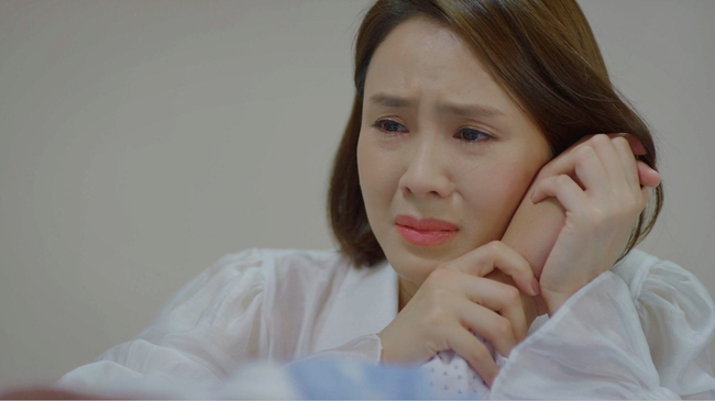Hướng dương ngược nắng: Kiên mất trí nhớ, Châu khóc ngất sau khi đọc email nhưng vẫn chọn cách làm người dưng - Ảnh 7.