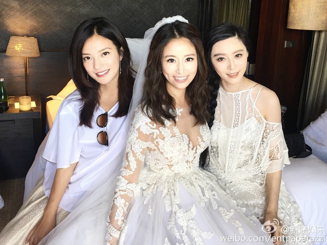 3 kẻ thù của Triệu Vy trong showbiz: Có thể hòa giải cùng Phạm Băng Băng nhưng tại sao với Chương Tử Di thì không? - Ảnh 5. 3 kẻ thù của Triệu Vy trong showbiz: Có thể hòa giải cùng Phạm Băng Băng nhưng tại sao với Chương Tử Di thì không? - Ảnh 5.