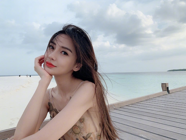 Angelababy gây chú ý với động thái mới sau khi Huỳnh Hiểu Minh nói về chuyện ly hôn, liên quan tới thời điểm này cách đây 2 năm - Ảnh 4.