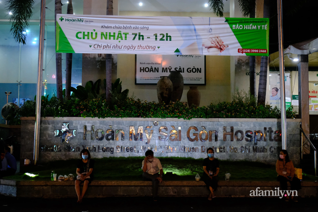 Bệnh viện Hoàn Mỹ Sài Gòn bất ngờ bị phong tỏa, người nhà hoang mang vì nhiều bệnh nhân chạy thận không được ra ngoài - Ảnh 4.