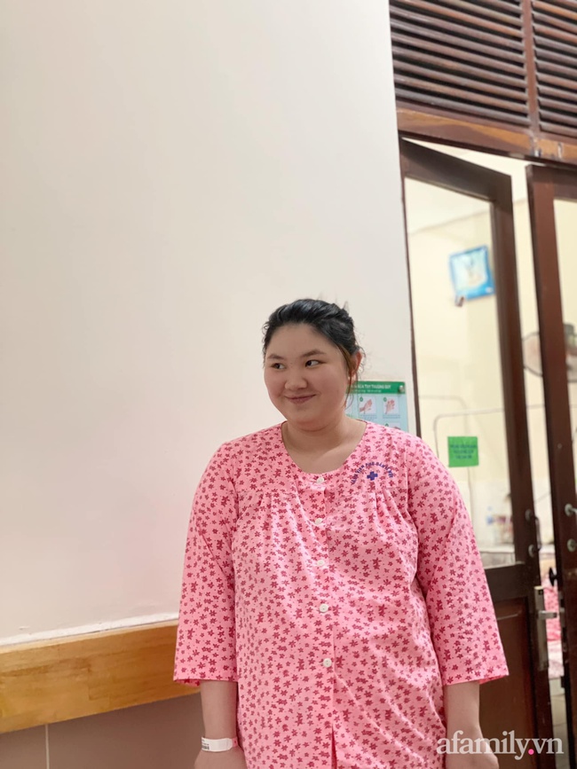 Mẹ 9x kể hành trình sinh mổ lần 2: Vợ thì đau như chết đi sống lại mà còn gặp đúng ông chồng siêu "nhây" - Ảnh 1. Mẹ 9x kể hành trình sinh mổ lần 2: Vợ thì đau như chết đi sống lại mà còn gặp đúng ông chồng siêu "nhây" - Ảnh 1.