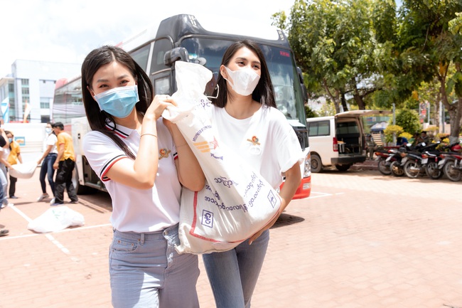 Hoa hậu Tiểu Vy, mua vaccine cho Bắc Giang, Bắc Giang