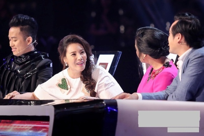 Nathan Lee livestream bóc phốt The X-Factor, vụ ồn ào Thanh Lam mắng Hồ Quỳnh Hương "láo" bị đào lại - Ảnh 5. Nathan Lee livestream bóc phốt The X-Factor, vụ ồn ào Thanh Lam mắng Hồ Quỳnh Hương "láo" bị đào lại - Ảnh 5.