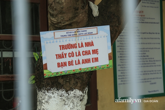 Vụ thầy giáo đá vào ngực, tát liên tiếp học sinh trên bục giảng: Loạt tiết lộ bất ngờ về tính cách và hoàn cảnh gia đình của thầy - Ảnh 3.