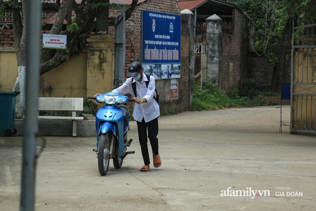 Vụ thầy giáo đá vào ngực, tát liên tiếp học sinh trên bục giảng: Loạt tiết lộ bất ngờ về tính cách và hoàn cảnh gia đình của thầy - Ảnh 6.