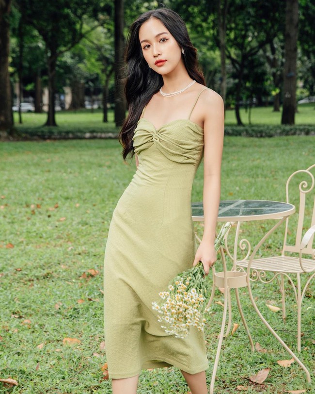 HH Kỳ Duyên mới đổi kiểu váy hai dây: Diện lên hình sống ảo xinh ngây ngất, nàng hậu còn tiết lộ luôn chỗ mua - Ảnh 9. HH Kỳ Duyên mới đổi kiểu váy hai dây: Diện lên hình sống ảo xinh ngây ngất, nàng hậu còn tiết lộ luôn chỗ mua - Ảnh 9.