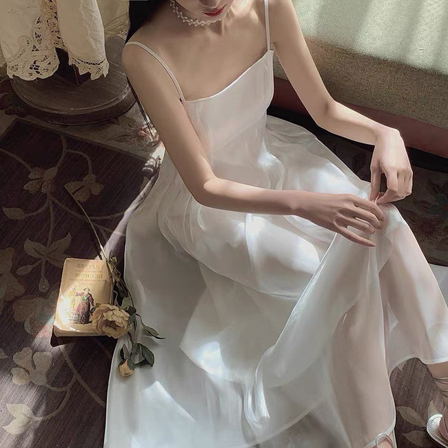 HH Kỳ Duyên mới đổi kiểu váy hai dây: Diện lên hình sống ảo xinh ngây ngất, nàng hậu còn tiết lộ luôn chỗ mua - Ảnh 13. HH Kỳ Duyên mới đổi kiểu váy hai dây: Diện lên hình sống ảo xinh ngây ngất, nàng hậu còn tiết lộ luôn chỗ mua - Ảnh 13.