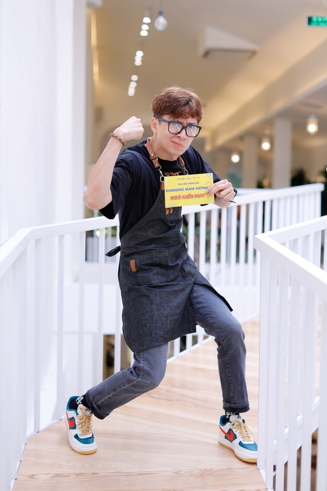 Trở lại "Running Man Vietnam", Ngô Kiến Huy khoe cơ bắp, quyết "tuyên chiến" với Trường Giang, Karik và Thúy Ngân - Ảnh 2. Trở lại "Running Man Vietnam", Ngô Kiến Huy khoe cơ bắp, quyết "tuyên chiến" với Trường Giang, Karik và Thúy Ngân - Ảnh 2.