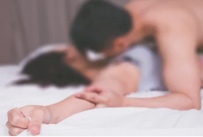 Chồng mỗi tối đều dùng ván gỗ ngăn đôi giường làm vợ phát điên, bản &quot;hợp đồng tình dục&quot; tiết lộ cuộc sống hôn nhân thật khó tin - Ảnh 2.