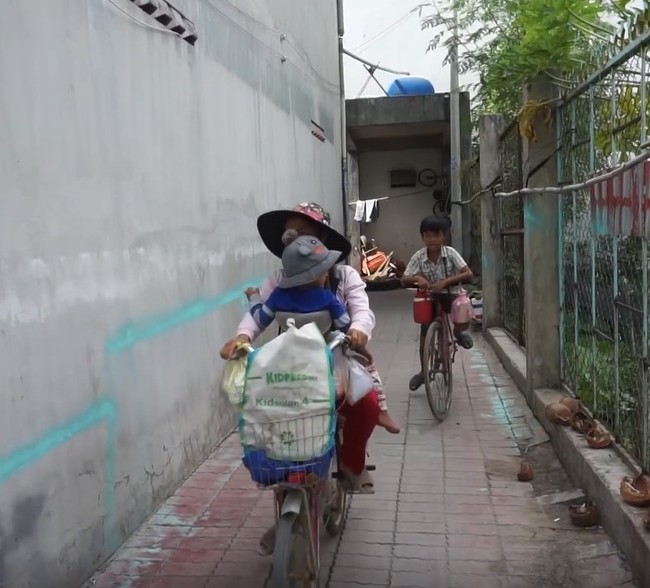 Vụ bé trai 11 tuổi bị cha đánh máu me khắp bàn tay: Là đứa con được yêu thương nhất, muốn gì có đó nhưng thường bỏ học, lấy tiền cha mẹ đi tiền chơi game - Ảnh 5.