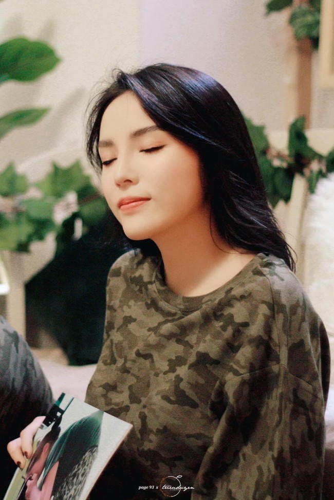 Dạo này Kỳ Duyên mê kiểu đánh son tràn viền, hóa ra đây là cách nàng Hậu tăng vẻ ngoài sexy - Ảnh 1. Dạo này Kỳ Duyên mê kiểu đánh son tràn viền, hóa ra đây là cách nàng Hậu tăng vẻ ngoài sexy - Ảnh 1.