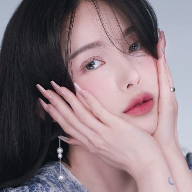 Dạo này Kỳ Duyên mê kiểu đánh son tràn viền, hóa ra đây là cách nàng Hậu tăng vẻ ngoài sexy - Ảnh 5. Dạo này Kỳ Duyên mê kiểu đánh son tràn viền, hóa ra đây là cách nàng Hậu tăng vẻ ngoài sexy - Ảnh 5.