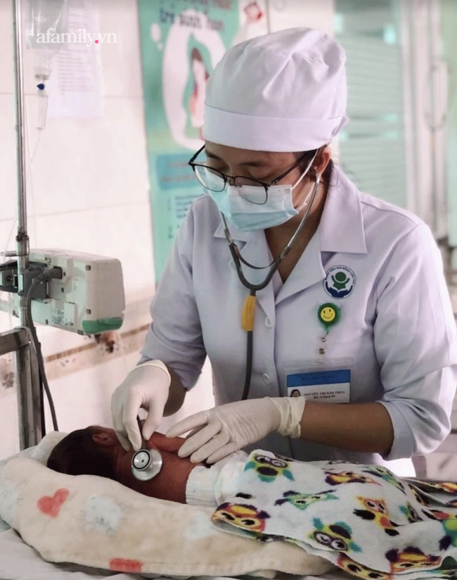 Thai phụ 28 tuổi đang lâm bồn thì tiền sản giật nguy kịch, bác sĩ 2 bệnh viện căng não cứu cả mẹ lẫn con - Ảnh 2.