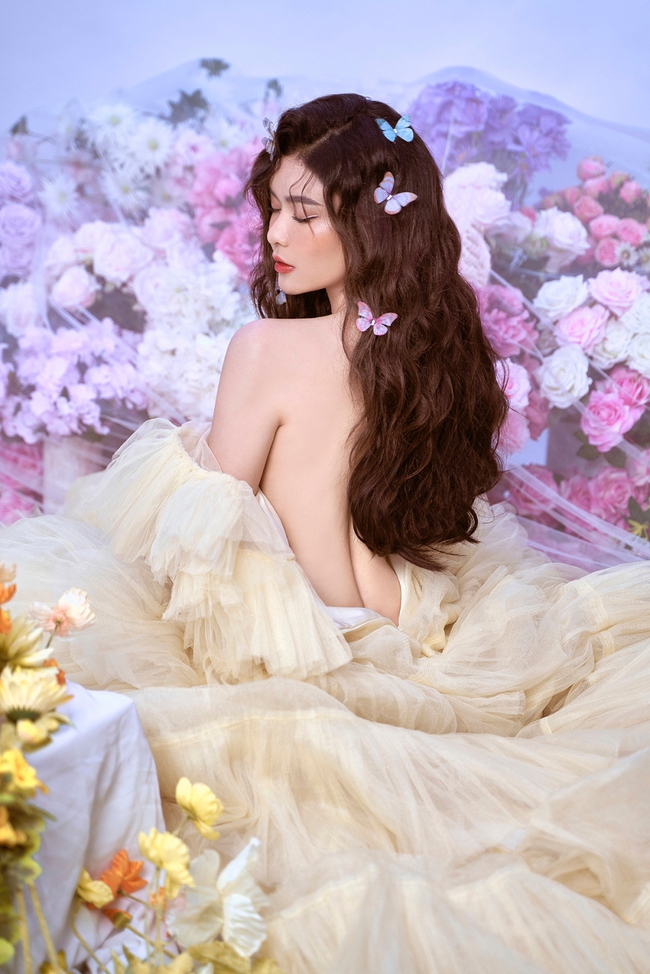 Trương Quỳnh Anh khoe nhan sắc xinh đẹp, gợi cảm, tươi tắn dù vừa trải qua ca phẫu thuật - Ảnh 6. Trương Quỳnh Anh khoe nhan sắc xinh đẹp, gợi cảm, tươi tắn dù vừa trải qua ca phẫu thuật - Ảnh 6.