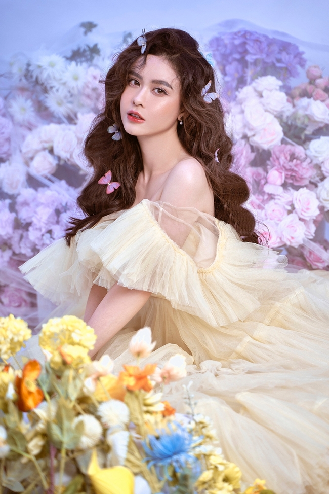 Trương Quỳnh Anh khoe nhan sắc xinh đẹp, gợi cảm, tươi tắn dù vừa trải qua ca phẫu thuật - Ảnh 2. Trương Quỳnh Anh khoe nhan sắc xinh đẹp, gợi cảm, tươi tắn dù vừa trải qua ca phẫu thuật - Ảnh 2.