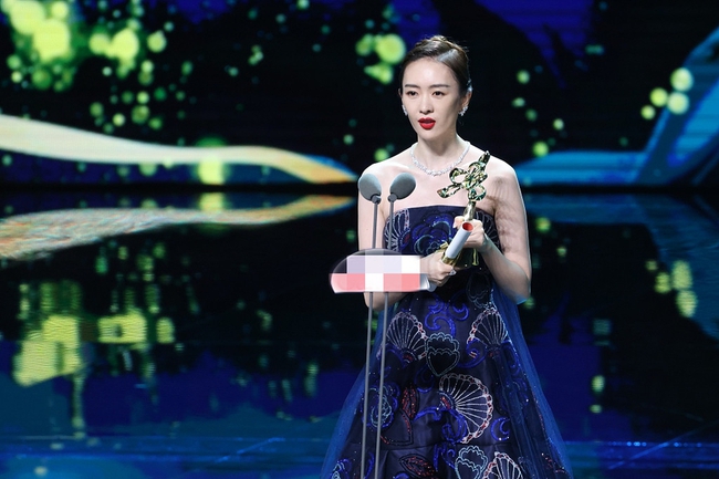 Bạch Ngọc Lan: Đồng Dao đại thắng, Triệu Lệ Dĩnh vừa đi sự kiện quảng cáo sản phẩm đã bị mắng chửi - Ảnh 1. Bạch Ngọc Lan: Đồng Dao đại thắng, Triệu Lệ Dĩnh vừa đi sự kiện quảng cáo sản phẩm đã bị mắng chửi - Ảnh 1.