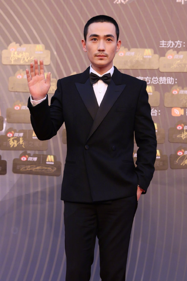 Sự kiện Đêm điện ảnh Weibo: "Tình cũ Phùng Thiệu Phong" Nghê Ni gợi cảm, đánh bật các đàn em 9x - Ảnh 21. Sự kiện Đêm điện ảnh Weibo: "Tình cũ Phùng Thiệu Phong" Nghê Ni gợi cảm, đánh bật các đàn em 9x - Ảnh 21.