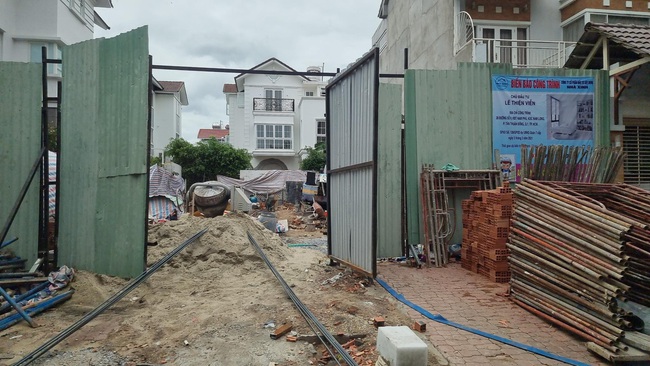 Cộng đồng mạng đặt nghi vấn về việc Thủy Tiên kêu gặp khó khăn nhưng vẫn xây nhà - Ảnh 5.