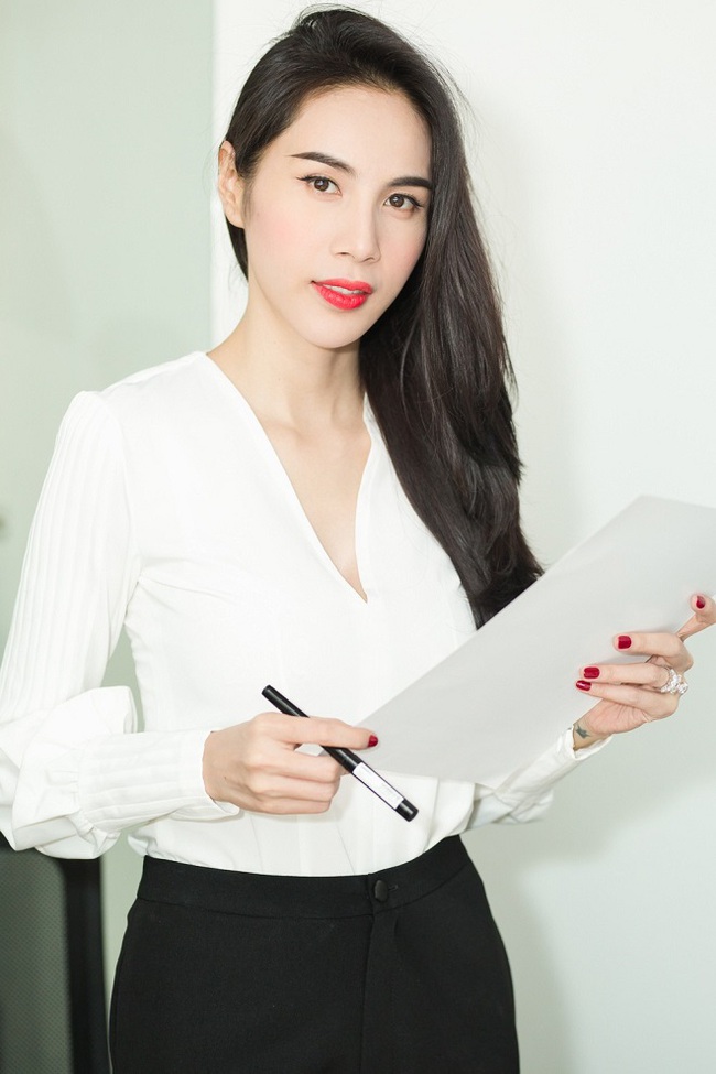Lộ thông tin cho thấy Thủy Tiên cố tình thay đổi tên chủ đầu tư trên biển xây dựng biệt thự ở quận 7? - Ảnh 4. Lộ thông tin cho thấy Thủy Tiên cố tình thay đổi tên chủ đầu tư trên biển xây dựng biệt thự ở quận 7? - Ảnh 4.