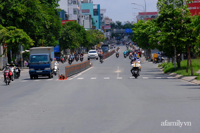 TP.HCM tiếp tục giãn cách 14 ngày để theo Chỉ thị 15: Chuyên gia chống dịch nói gì? - Ảnh 2.