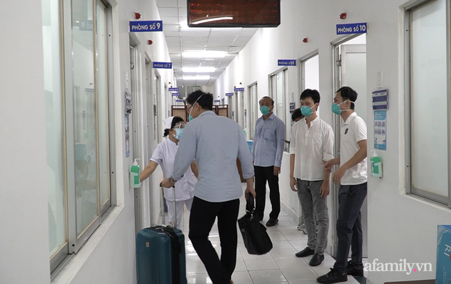 Đội phản ứng nhanh Bệnh viện Chợ Rẫy trở về từ tâm dịch Bắc Giang, tiếp tục chống COVID-19 tại TP.HCM - Ảnh 3. Đội phản ứng nhanh Bệnh viện Chợ Rẫy trở về từ tâm dịch Bắc Giang, tiếp tục chống COVID-19 tại TP.HCM - Ảnh 3.