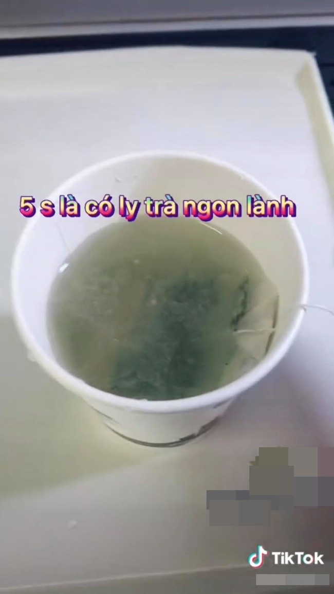 Nghe nói nước uống trên máy bay dễ gây tieeuy chảy - Ảnh 4. Nghe nói nước uống trên máy bay dễ gây tieeuy chảy - Ảnh 4.