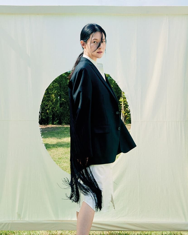 Lee Young Ae cho con trai lên sóng, ngoại hình khi lên 10 nổi bật không kém chị gái - Ảnh 2.