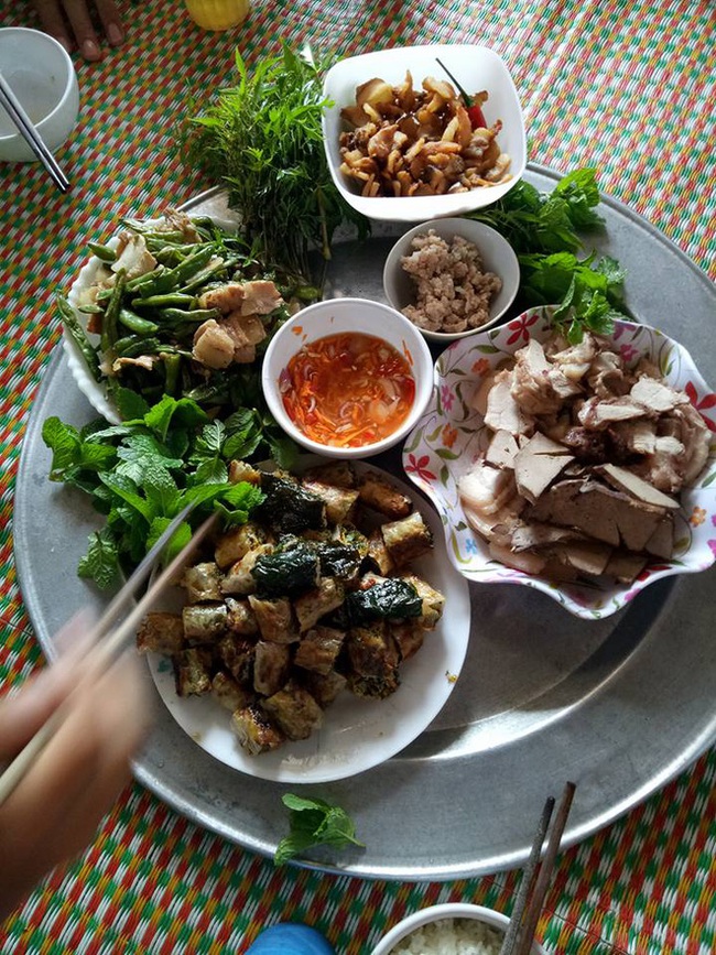 Chia tay được 2 tháng vì bị "cắm sừng", người yêu cũ xuống chơi thì nôn ọe trong bữa cơm và kết luận sau đó khiến chàng trai rụng rời! - Ảnh 2. Chia tay được 2 tháng vì bị "cắm sừng", người yêu cũ xuống chơi thì nôn ọe trong bữa cơm và kết luận sau đó khiến chàng trai rụng rời! - Ảnh 2.