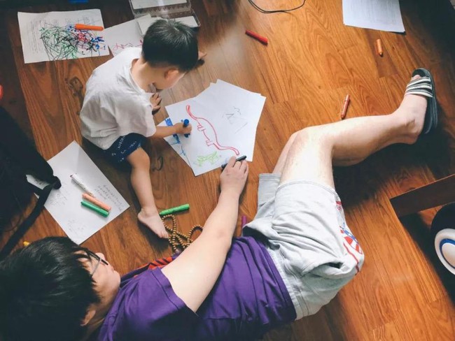 Màu sắc yêu thích có thể phản ánh tính cách và nội tâm của trẻ, quan sát điều này sẽ giúp bố mẹ có cách dạy con phù hợp - Ảnh 1. Màu sắc yêu thích có thể phản ánh tính cách và nội tâm của trẻ, quan sát điều này sẽ giúp bố mẹ có cách dạy con phù hợp - Ảnh 1.