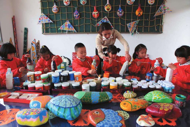 Màu sắc yêu thích có thể phản ánh tính cách và nội tâm của trẻ, quan sát điều này sẽ giúp bố mẹ có cách dạy con phù hợp - Ảnh 3. Màu sắc yêu thích có thể phản ánh tính cách và nội tâm của trẻ, quan sát điều này sẽ giúp bố mẹ có cách dạy con phù hợp - Ảnh 3.